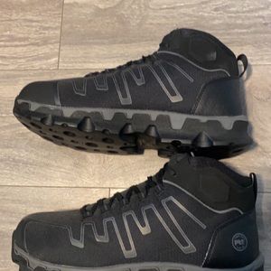 These boats are brand new. I have never worn them.